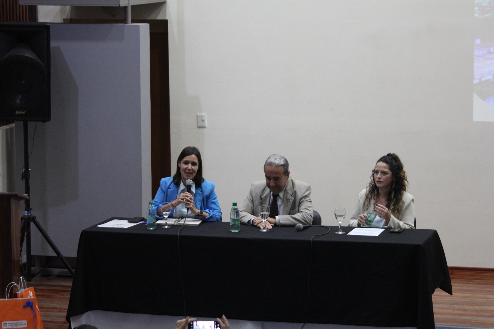 <p>Simposio Municipal de Investigación, Extensión y Desarrollo Local: destacan la alianza tripartita entre Estado, sector privado y sociedad civil</p>